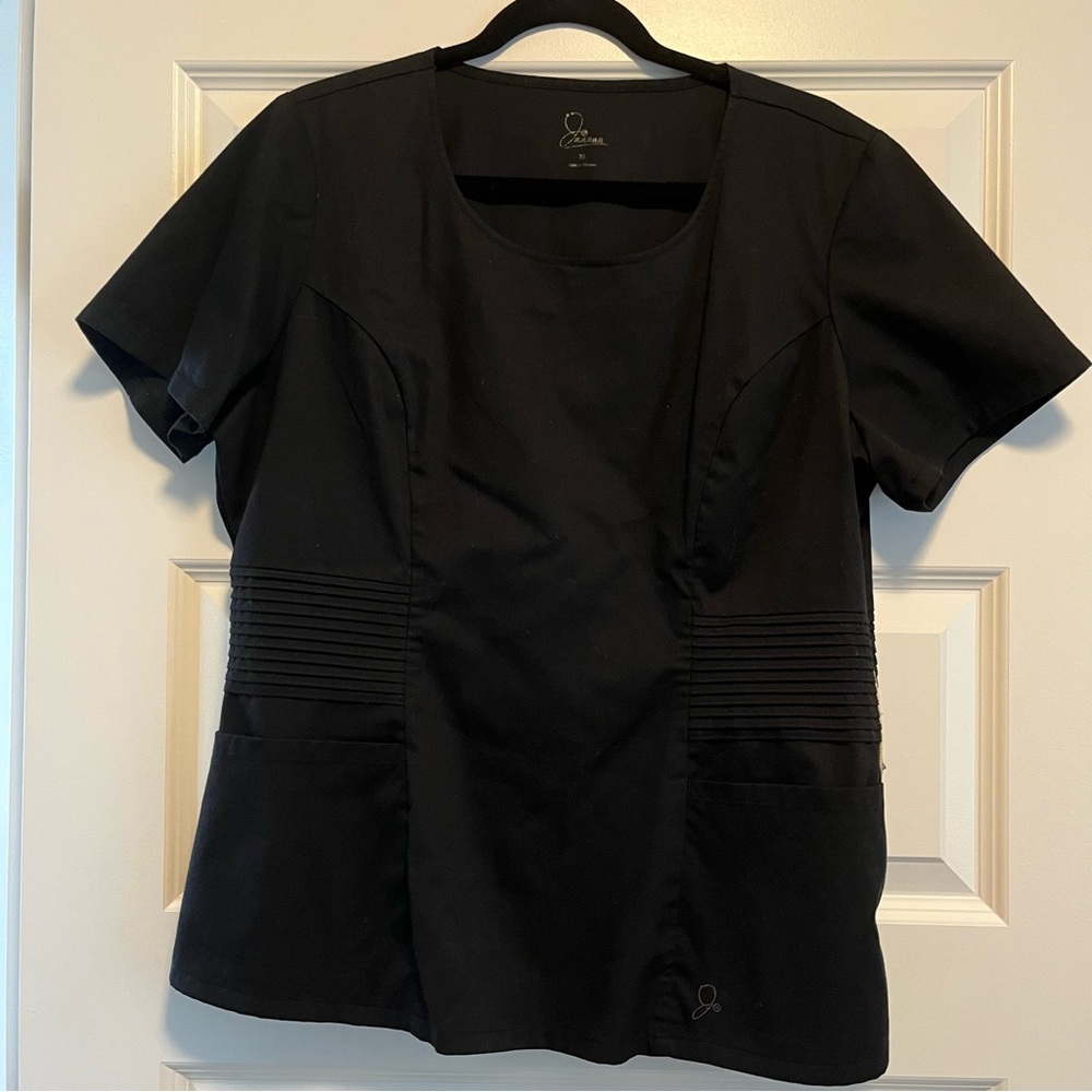 Jaanuu Scrub Top